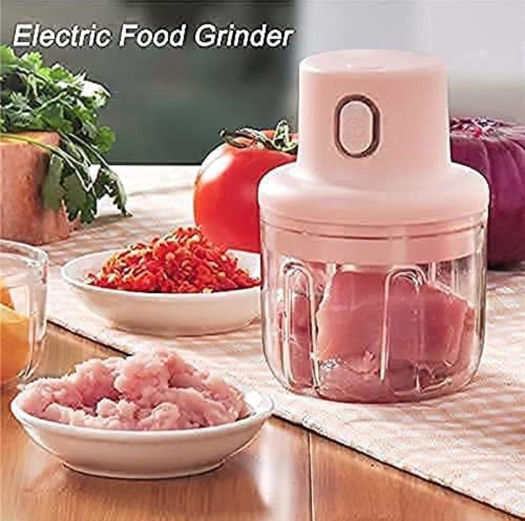 Compact Food Chopper with USB cable – lightweight 200g kitchen appliance